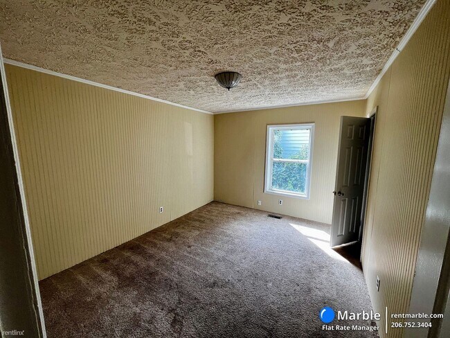 Foto del edificio - 3 br, 1 bath House - 1134 NE 24TH St