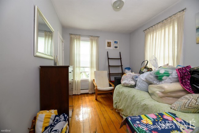 Building Photo - 2 br, 1 bath  - 46 Eustis St Apt 4