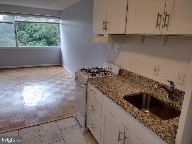 Building Photo - 5500 Friendship Blvd