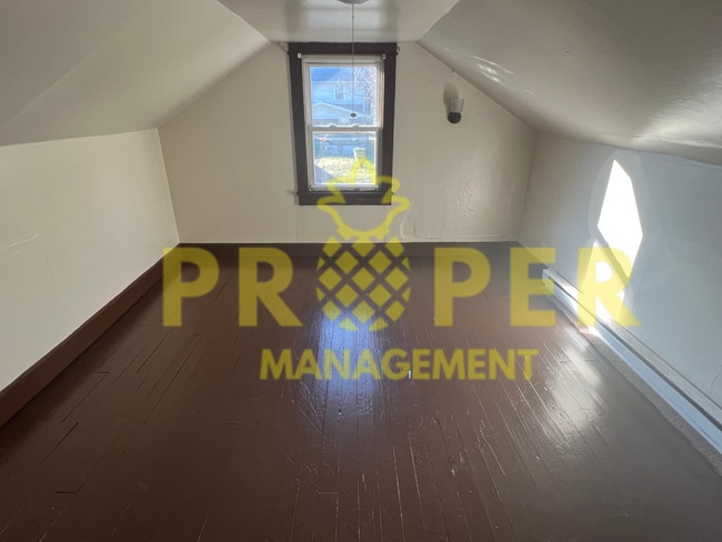 Building Photo - 3 bedrooms 1 bathroom for rent in Dayton