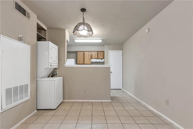 Building Photo - 1516 Hawk Tree Dr