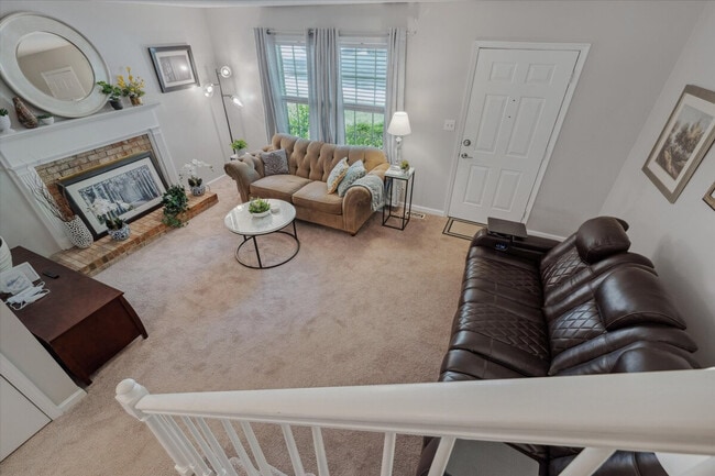 Building Photo - 107 Barbary Ct