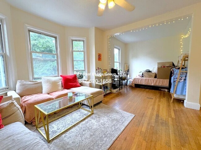 Foto del edificio - SEPT Awesome Brookline 4bed w/ 2 full bath...