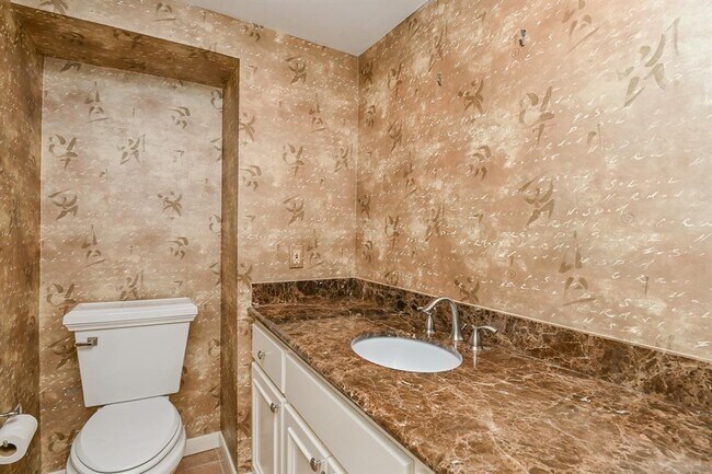 Building Photo - 294 Sugar Berry Cir