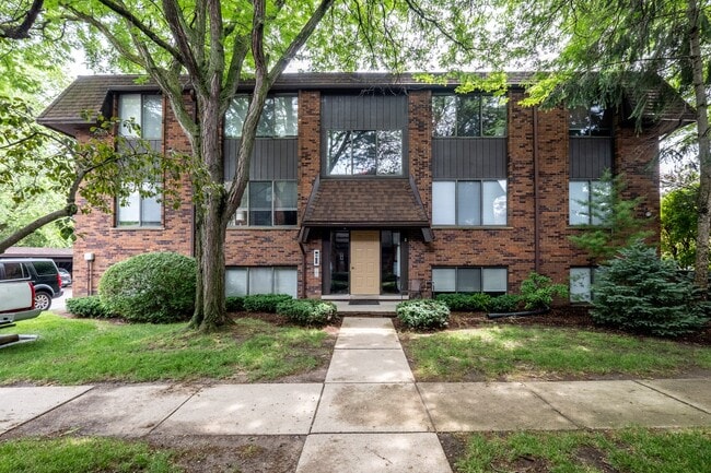 Building Photo - Maplecrest Apartments