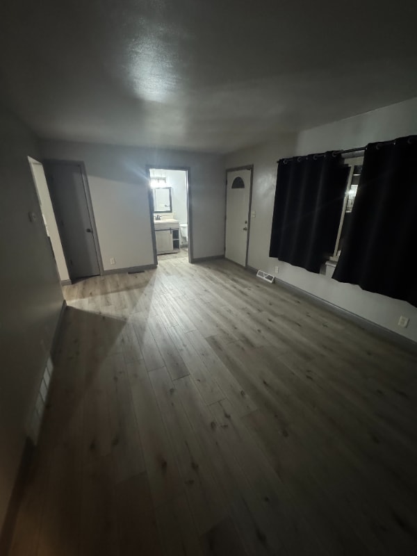 Foto del edificio - 1959-1961 Maple Dale Rd