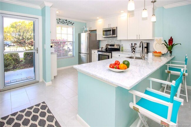 Foto del edificio - 1858 SW Palm City Rd