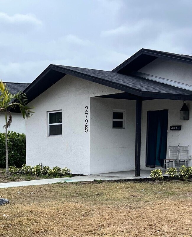 Foto del edificio - 3 bed/2 bath in St.Pete!