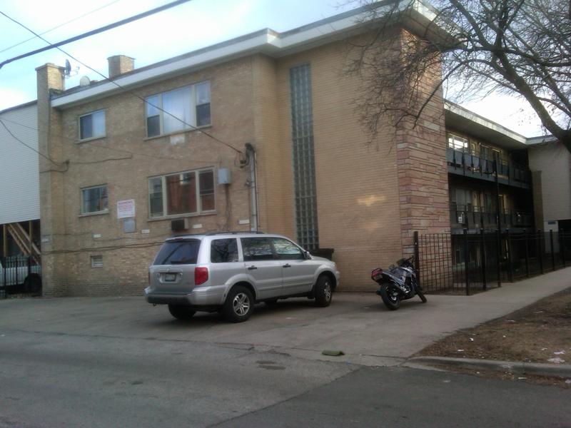 Building Photo - 4801 N Ridgeway Ave