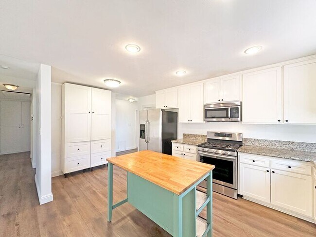 Foto del edificio - 6212 Potomac St