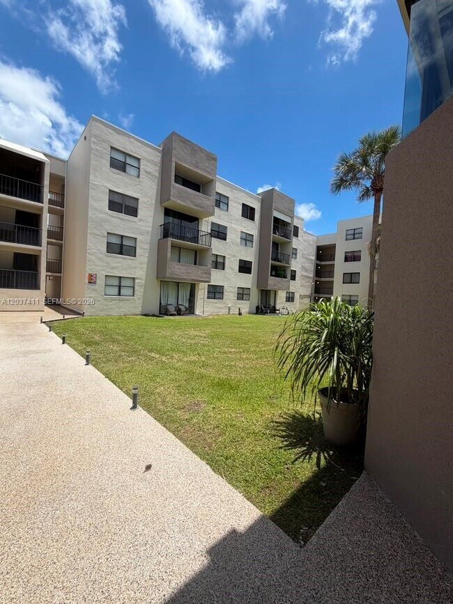 Foto del edificio - 8000 SW 149th Ave