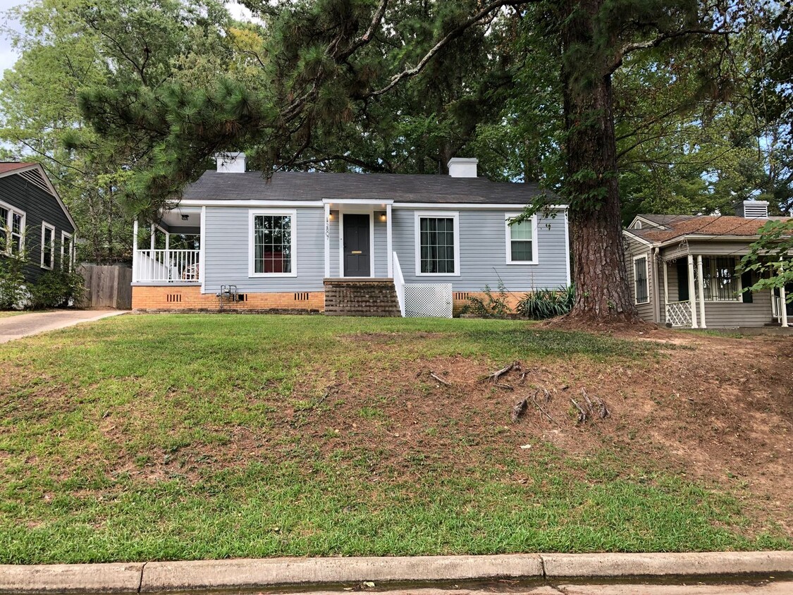 Primary Photo - Remodeled Highland Home