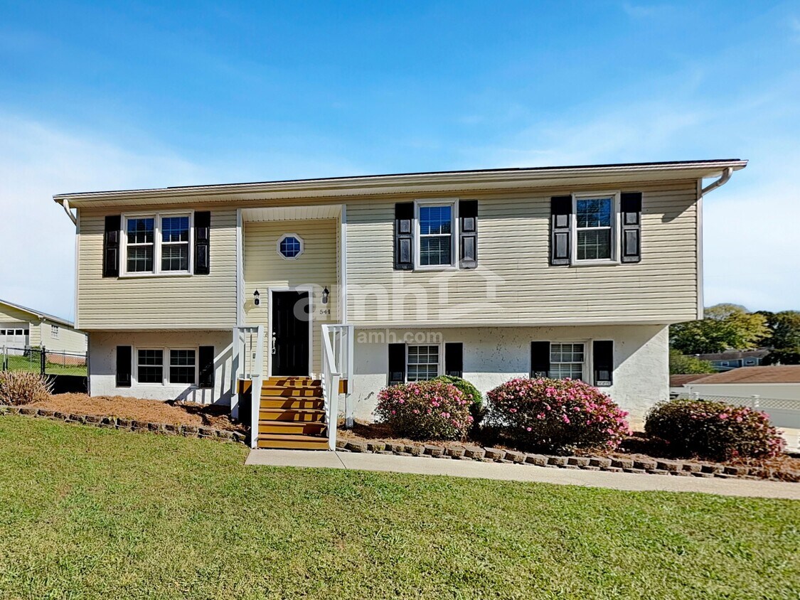 Foto principal - 541 Clyde Dr