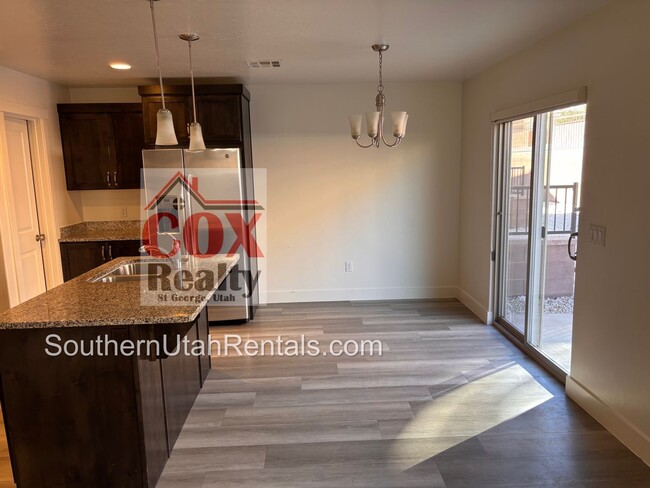 Building Photo - 4bd | 2.5 Bath | 2 Car Detached Desert Can...