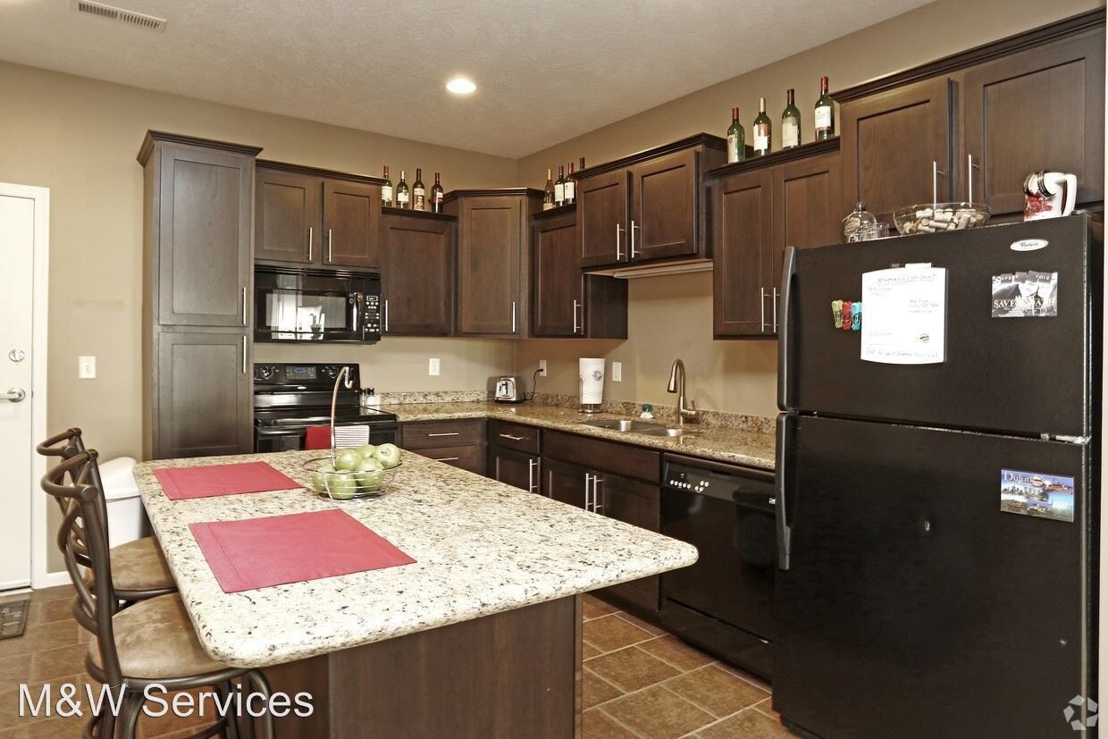 Foto principal - 1 br, 1 bath House - 7446 S Louise Ave