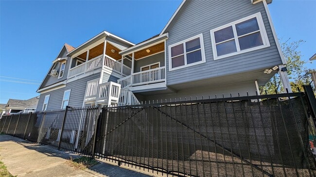 Building Photo - 702 Paschall St