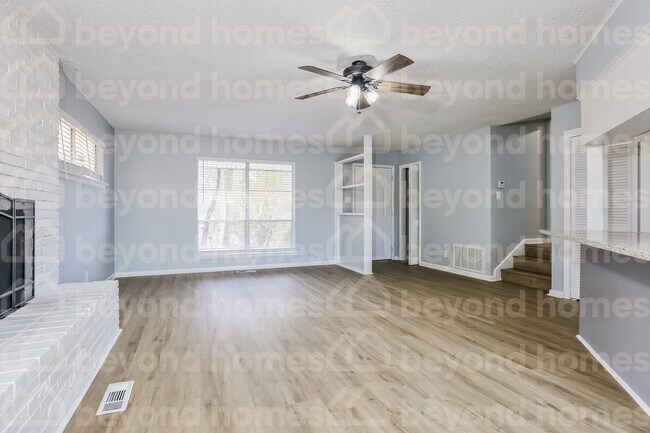 Foto del edificio - Beautifully renovated home with 3 bedroom ...