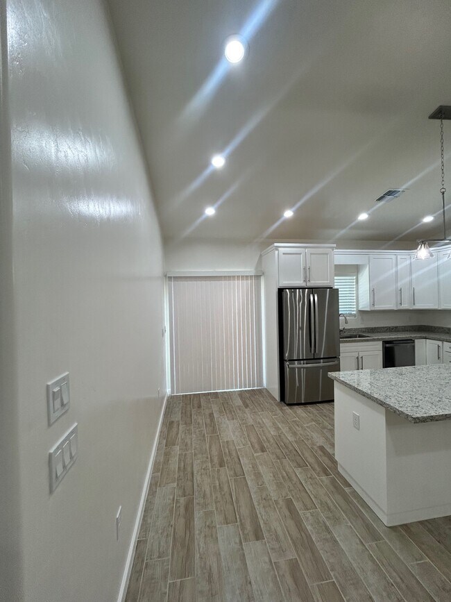 Building Photo - 1324 Renda Ct