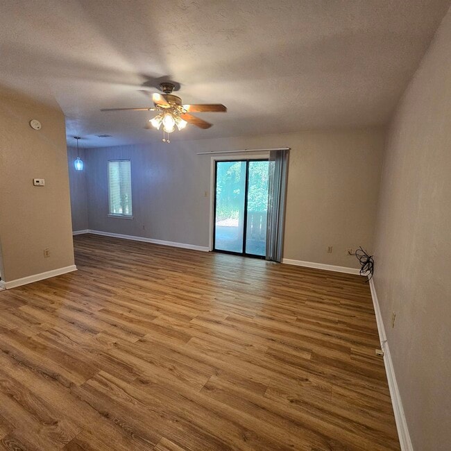 Building Photo - 3687 Donovan Dr