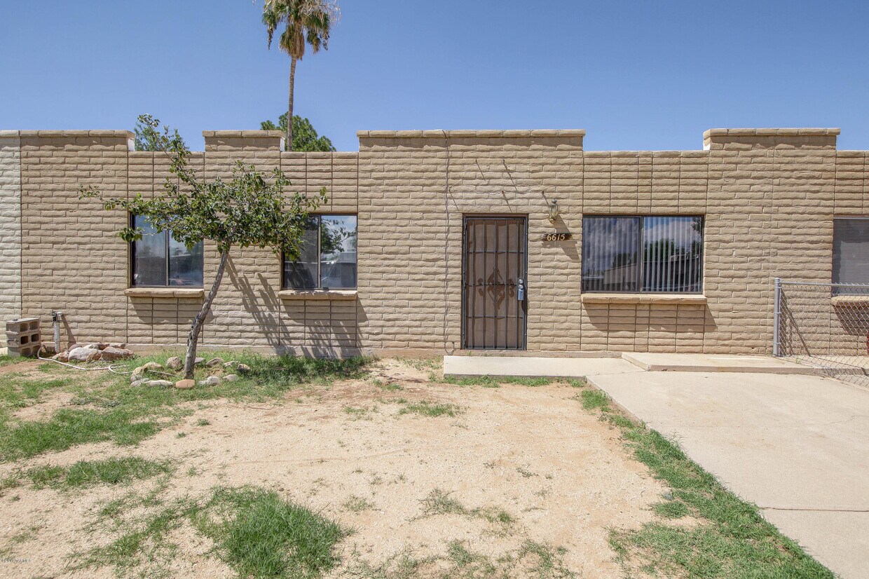 Primary Photo - 6615 E Hawk Dr