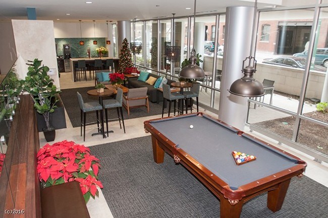 Building Photo - 926 W Washington Blvd