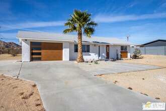 Building Photo - 4742 Ave La Flora Desierta