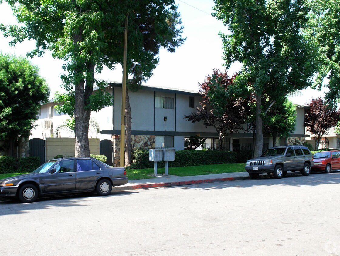 Building Photo - 4613 Canoga St