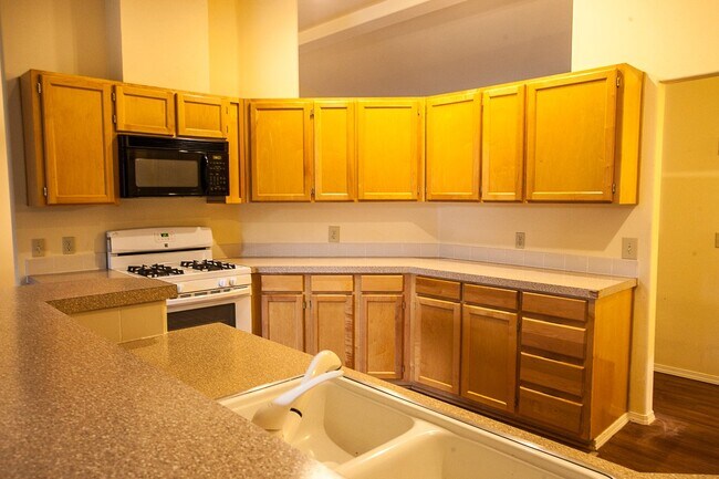 Foto del edificio - 4040 Summitview Dr