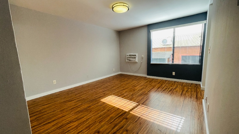 Photo - 7044 Hawthorn Ave (Los Angeles, CA)