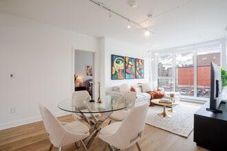 Building Photo - 1415 Avenue Papineau-SI ID1602060P