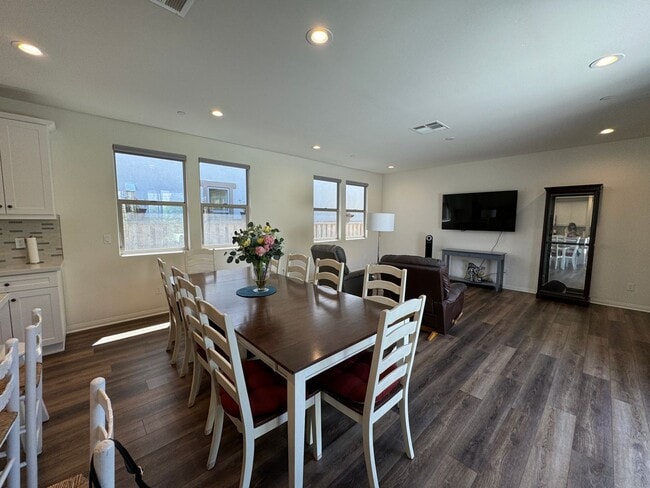 Building Photo - 3949 Kilbern Way