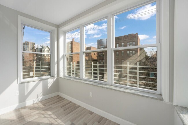 Foto del edificio - 7305 Park Ave