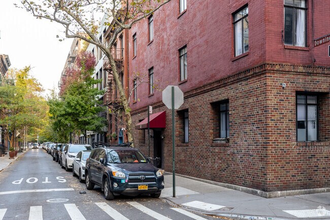 Building Photo - 32 Bedford St