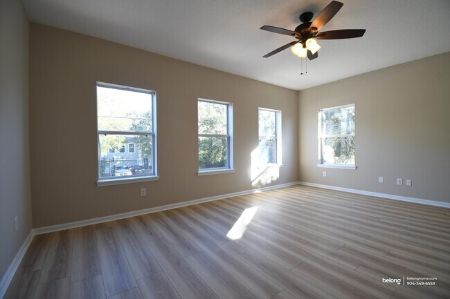 Building Photo - 87229 Lents Rd