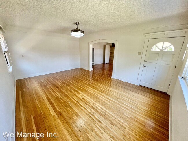 Building Photo - 3 br, 1 bath House - 237 Park Ave