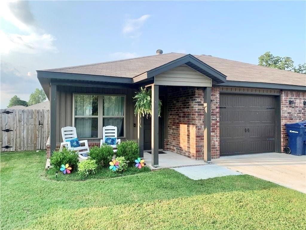 Foto principal - 1703 E Central St