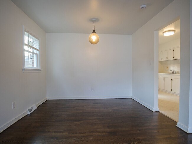 Foto del edificio - Charming 3BR Brick Ranch