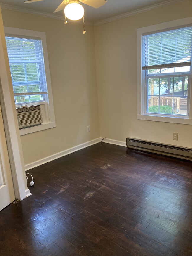 Bedroom - 1002 N Greensboro St