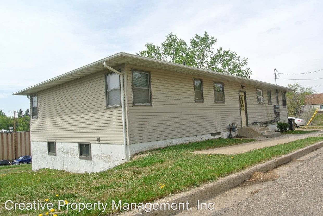 902 Beacon St SW, Minot, ND 58701 Room for Rent in Minot, ND