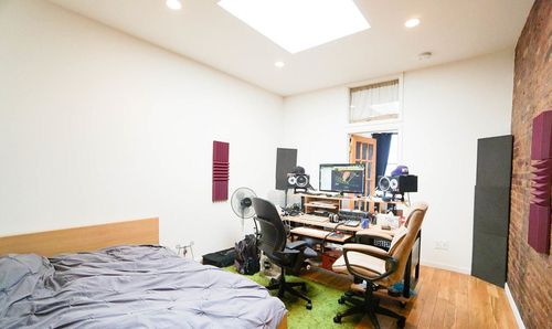 Foto del edificio - 208 E 5th St
