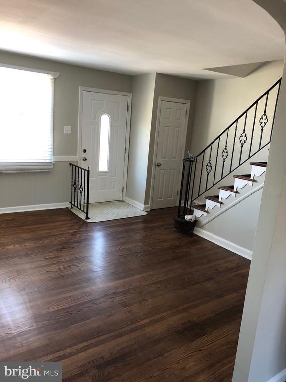 Foto principal - 8102 Terry St