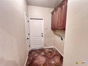 Building Photo - 2213 Garden Gate Cir