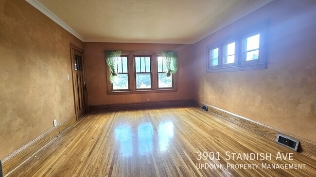 Building Photo - 3901 Standish Ave