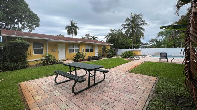 Foto del edificio - 1301 NE 15th St