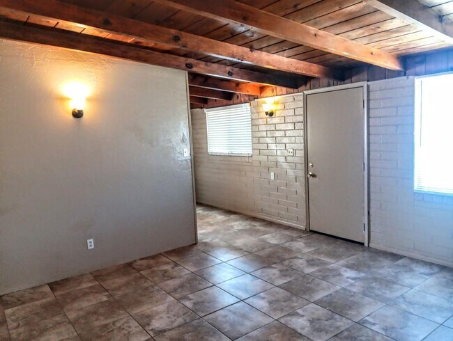 Foto del edificio - 3006 N Balboa Ave