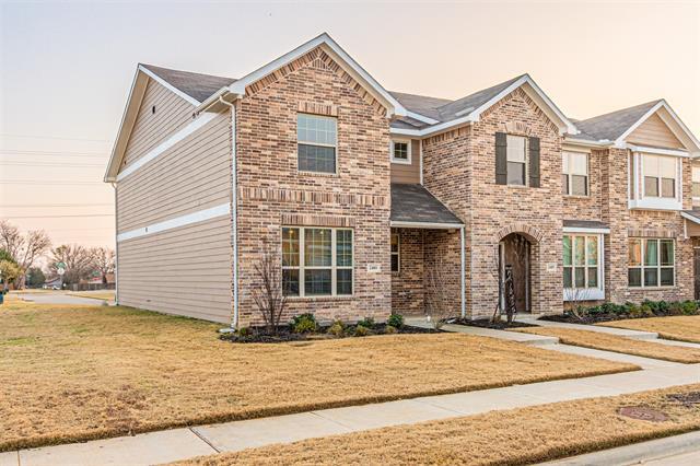 Building Photo - 2401 Davenport Dr