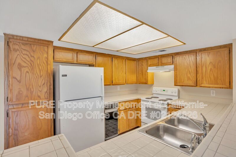 Primary Photo - 5885 El Cajon Blvd