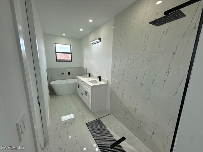 Foto del edificio - 4412-4414 14th St SW