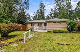 Building Photo - 1557 NE 166th St