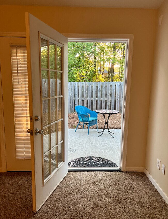 Foto del edificio - 149 Bentley Dr